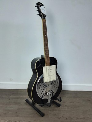 Lot 1060 - FENDER GUITAR