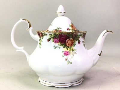 Lot 556 - ROYAL ALBERT TEA AND DINNER WARE