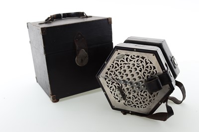 Lot 978 - WHEATSTONE, 48-BUTTON CONCERTINA