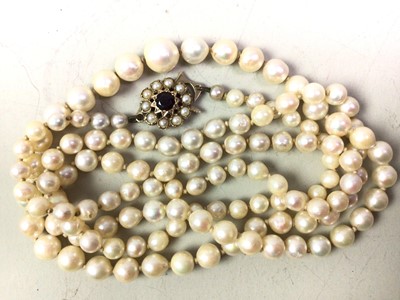 Lot 624 - PEARL NECKLACE AND EARRINGS