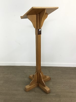 Lot 605 - OAK ECCLESIASTICAL LECTERN