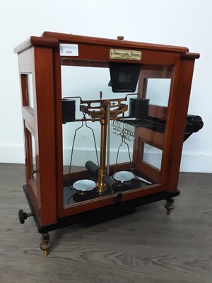 Lot 610 - SET OF RELEAS- O - MATIC BALANCE SCALES