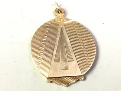 Lot 630 - NINE CARAT GOLD LOCKET
