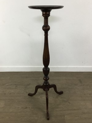 Lot 645 - MAHOGANY FLUTED BALUSTER TORCHERE