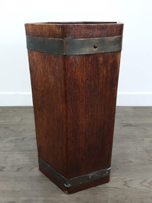 Lot 676 - OAK STICK STAND