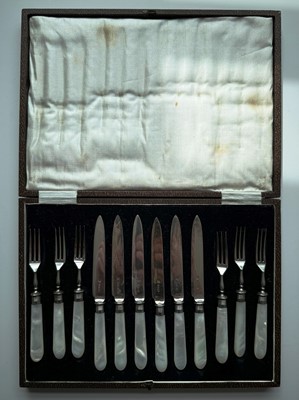 Lot 380 - SET OF  MOTHER OF PEARL HANDLED DESSERT FORKS AND KNIVES