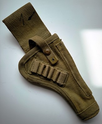 Lot 387 - WWII PISTOL HOLDER