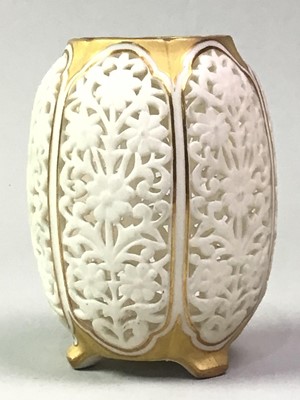 Lot 704 - GRAINGER & CO WORCESTER VASE