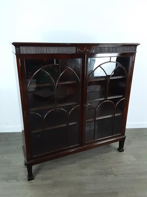 Lot 727A - MAHOGANY DISPLAY CABINET