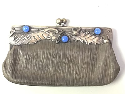 Lot 731 - ART NOUVEAU PURSE