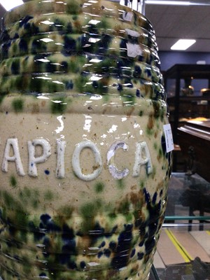 Lot 25 - MORRISON AND CRAWFORD (ROSSLYN POTTERY) OF KIRKCALDY STORAGE JAR