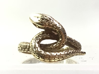 Lot 13 - GOLD SNAKE HEAD RING