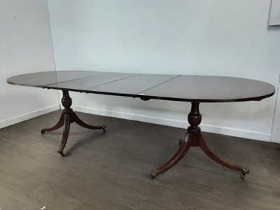 Lot 4 - MAHOGANY REPRODUCTION DINING TABLE