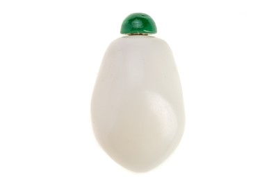 Lot 1597 - CHINESE JADE SCENT BOTTLE