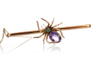 Lot 534 - LARGE AND IMPRESSIVE AMETHYST AND EMERALD SPIDER BAR BROOCH