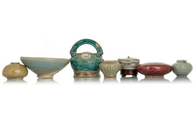 Lot 1614 - GROUP OF CHINESE PORCELAIN AND POTTERY