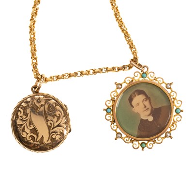 Lot 517 - VICTORIAN LOCKET PENDANT