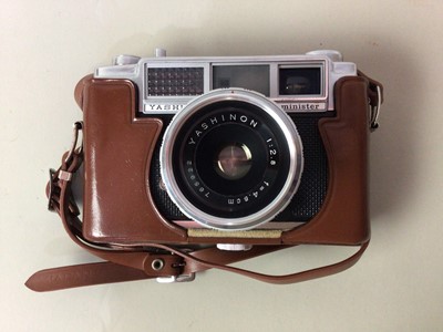 Lot 480 - VINTAGE YASHICA MINISTER CAMERA