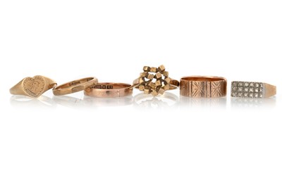 Lot 560 - COLLECTION OF GOLD RINGS