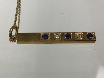 Lot 497 - SAPPHIRE AND DIAMOND BAR PENDANT