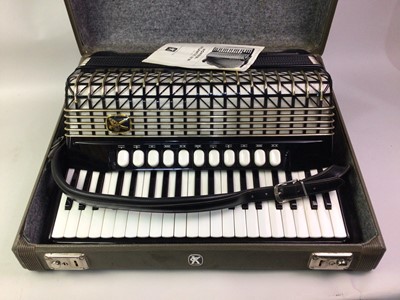 Lot 532 - HONER ATLANTIC 1B IV DELUXE ACCORDION