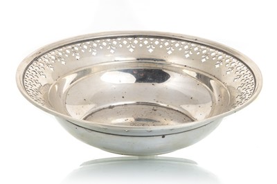 Lot 1260 - TIFFANY & CO. SILVER BONBON DISH