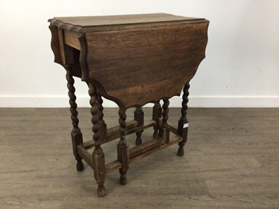 Lot 413 - OAK DROP LEAF TEA TABLE