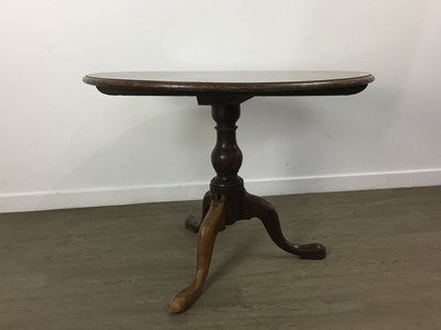 Lot 438 - TILT TOP CIRCULAR TEA TABLE