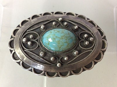 Lot 620 - SILVER AND HARDSTONE BAR BROOCH