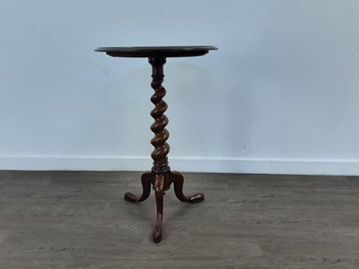 Lot 606 - VICTORIAN MAHOGANY CIRCULAR WINE TABLE