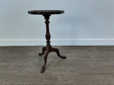 Lot 612 - REPRODUCTION MAHOGANY WINE TABLE