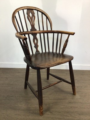 Lot 604a - OAK WINDSOR ELBOW CHAIR