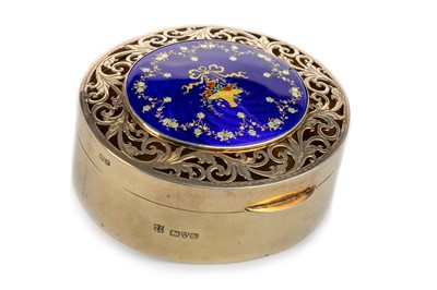 Lot 797 - GEORGE V SILVER GILT AND ENAMEL TRINKET BOX