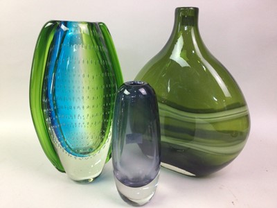 Lot 675 - ERNEST GORDON STUDIO GLASS VASE