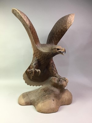 Lot 624 - LARGE CARVED WOODEN BIRD MODEL