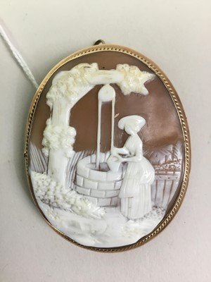 Lot 637 - CAMEO BROOCH