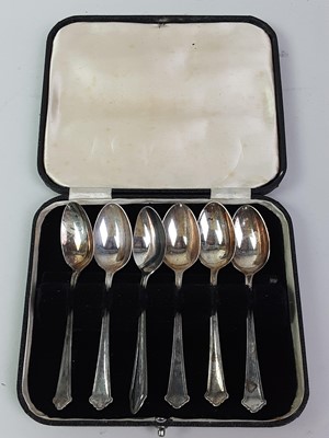 Lot 645 - SET OF SIX SILVER TEA SPOONS