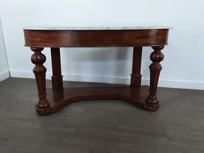 Lot 704 - VICTORIAN MAHOGANY WASHSTAND