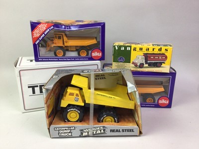 Lot 770 - COLLECTION OF DIE CAST VEHICLES