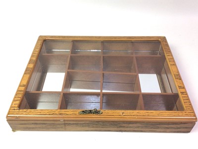 Lot 24 - GROUP OF DISPLAY CASES