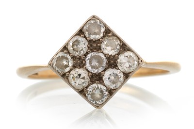 Lot 583 - DIAMOND TILE RING