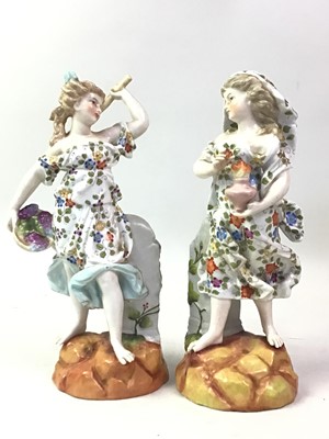 Lot 133 - PAIR OF CONTINENTAL PORCELAIN FIGURES