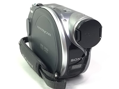 Lot 152 - GROUP OF CAMERAS