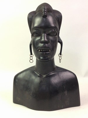 Lot 196 - AFRICAN CARVED HARDWOOD BUST