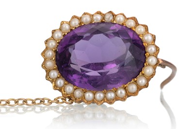 Lot 599 - AMETHYST AND SEED PEARL BROOCH