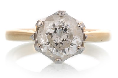 Lot 603 - DIAMOND SOLITAIRE RING