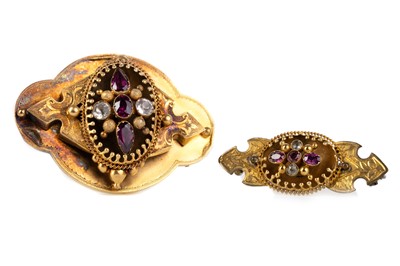 Lot 609 - PAIR OF VICTORIAN BROOCHES