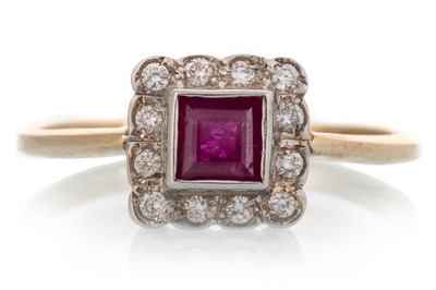 Lot 657 - RUBY AND DIAMOND RING