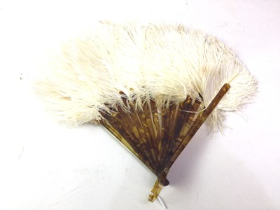 Lot 287 - OSTRICH FEATHER HAND FAN