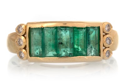 Lot 625 - EMERALD AND DIAMOND DRESS RING